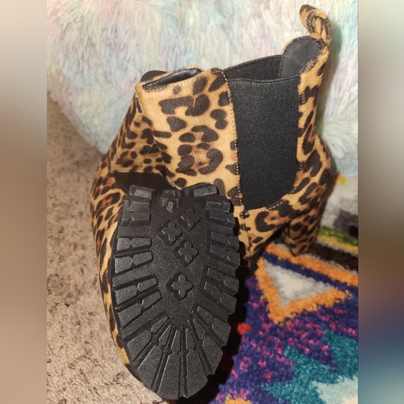 Leopard Print Ankle Boots - Picture 2 of 4